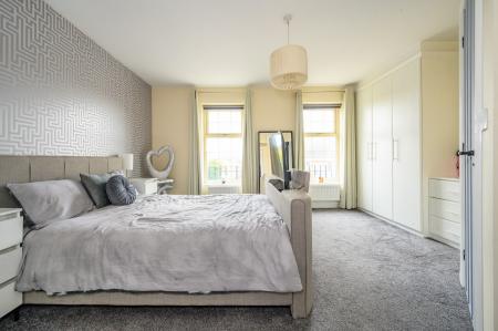 4 bedroom Town house for sale in Vienna Court, Leeds, LS27
