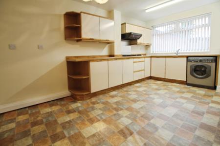 3 bedroom Town house for sale in Woodcross, Leeds, LS27