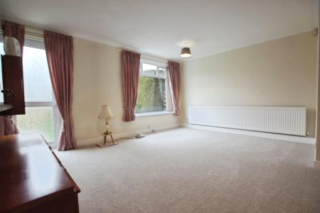 3 bedroom Town house for sale in Woodcross, Leeds, LS27