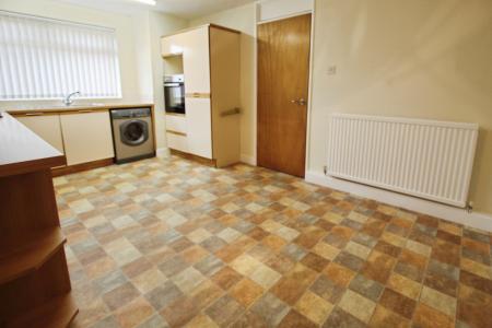 3 bedroom Town house for sale in Woodcross, Leeds, LS27