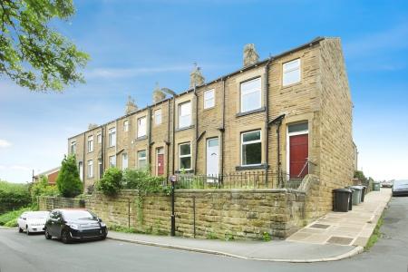 2 bedroom Terraced House for sale in Troy Road, Morley, LS27