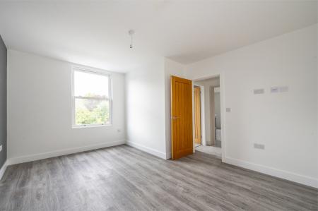 1 bedroom Flat to let in High Street, Morley, LS27