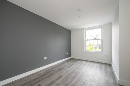 1 bedroom Flat to let in High Street, Morley, LS27