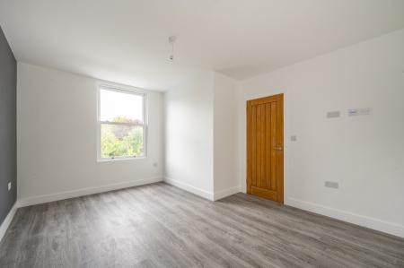 1 bedroom Flat to let in High Street, Morley, LS27