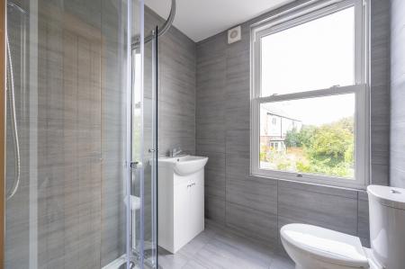 1 bedroom Flat to let in High Street, Morley, LS27
