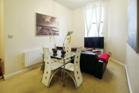 2 bedroom Flat to let in Albion Street, Morley, LS27