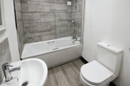 2 bedroom Terraced House to let in Batley Road, Heckmondwike, WF16