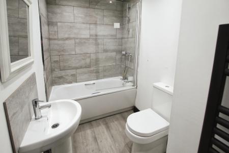 2 bedroom Terraced House to let in Batley Road, Heckmondwike, WF16