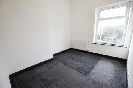 2 bedroom Terraced House to let in Batley Road, Heckmondwike, WF16