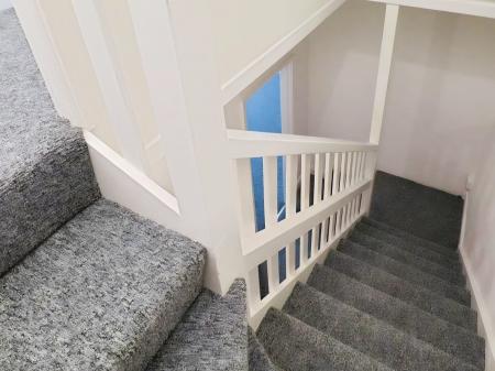 2 bedroom Terraced House to let in Gillroyd Parade, Morley, LS27