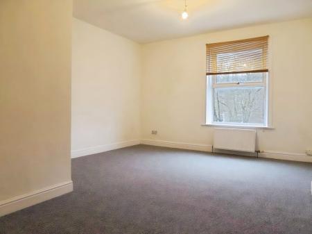 2 bedroom Terraced House to let in Gillroyd Parade, Morley, LS27