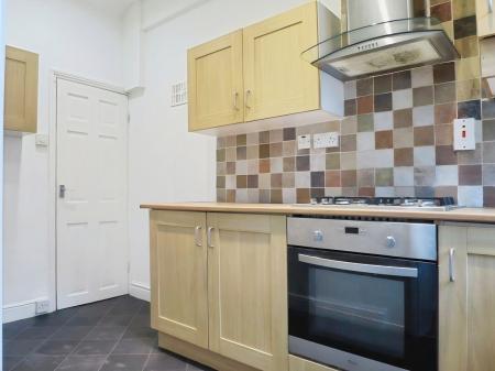 2 bedroom Terraced House to let in Gillroyd Parade, Morley, LS27