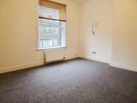 2 bedroom Terraced House to let in Gillroyd Parade, Morley, LS27