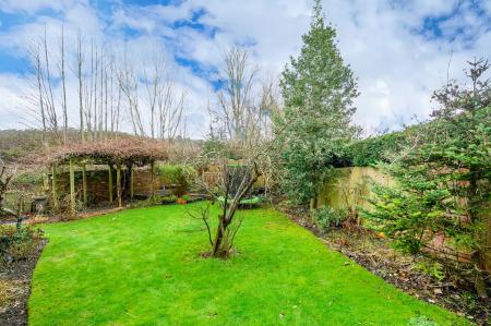 5 bedroom Detached house for sale in Burns Court, Birstall, WF17