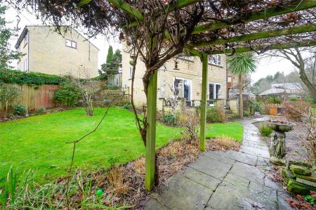 5 bedroom Detached house for sale in Burns Court, Birstall, WF17