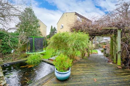 5 bedroom Detached house for sale in Burns Court, Birstall, WF17