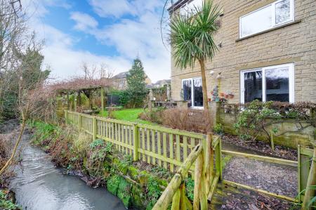 5 bedroom Detached house for sale in Burns Court, Birstall, WF17