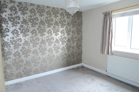 1 bedroom Town house to let in Siskin Court, Morley, LS27