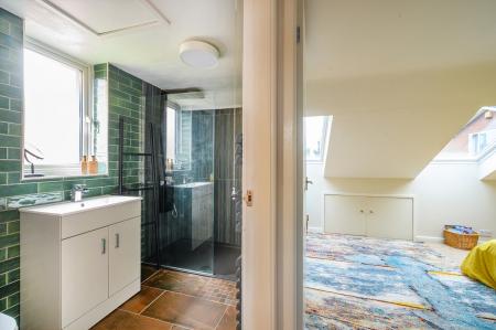 6 bedroom Detached house for sale in Westwood Close, Leeds, LS27