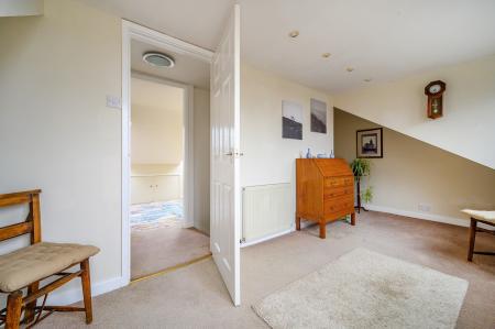 6 bedroom Detached house for sale in Westwood Close, Leeds, LS27