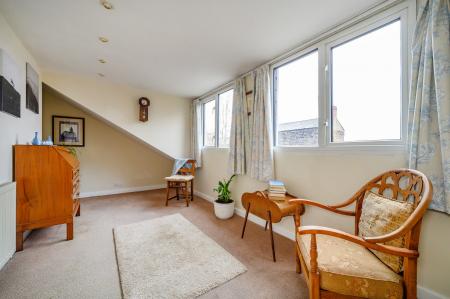 6 bedroom Detached house for sale in Westwood Close, Leeds, LS27