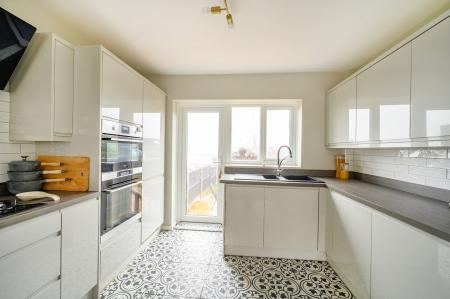 2 bedroom Semi-detached bungalow for sale in Croft House Road, Leeds, LS27