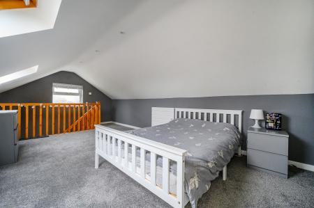 2 bedroom Semi-detached bungalow for sale in Croft House Road, Leeds, LS27