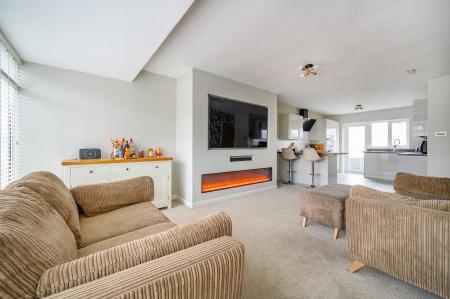 2 bedroom Semi-detached bungalow for sale in Croft House Road, Leeds, LS27