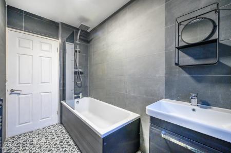 2 bedroom Semi-detached bungalow for sale in Croft House Road, Leeds, LS27