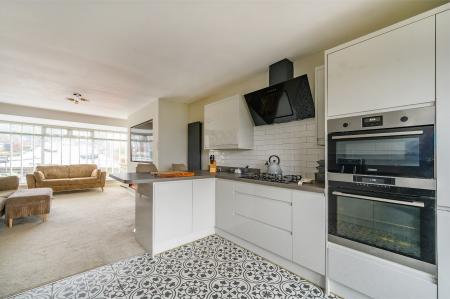 2 bedroom Semi-detached bungalow for sale in Croft House Road, Leeds, LS27