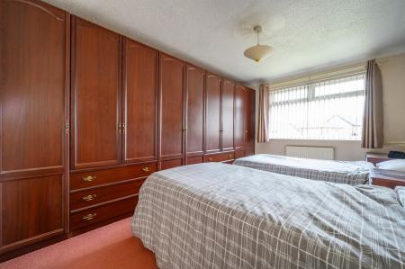 5 bedroom Detached house for sale in Mallard Way, Leeds, LS27