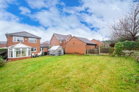 5 bedroom Detached house for sale in Mallard Way, Leeds, LS27