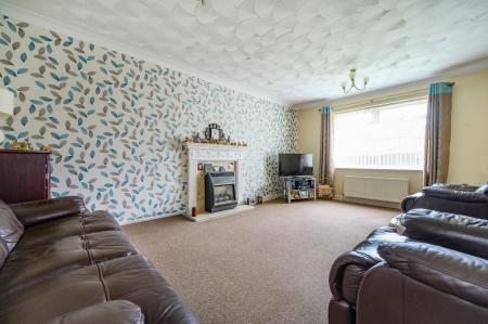 5 bedroom Detached house for sale in Mallard Way, Leeds, LS27