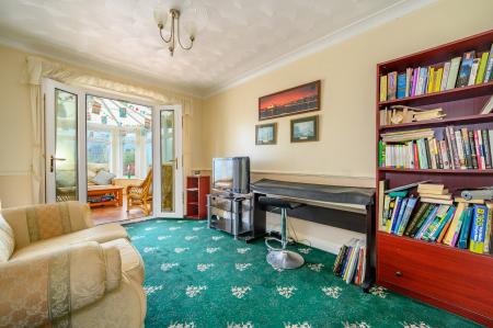 5 bedroom Detached house for sale in Mallard Way, Leeds, LS27