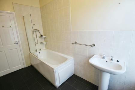 2 bedroom Terraced House to let in Howley Park Terrace, Morley, LS27