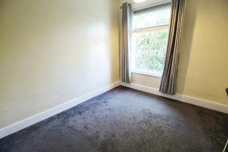 2 bedroom Terraced House to let in Howley Park Terrace, Morley, LS27