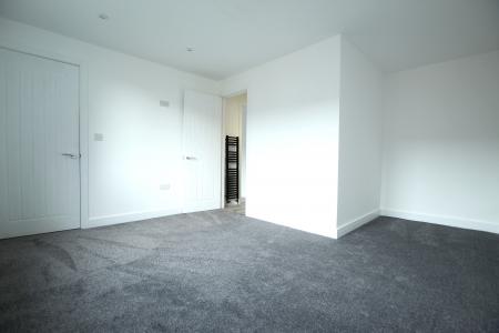 2 bedroom Apartment to let in King Street, Morley, LS27