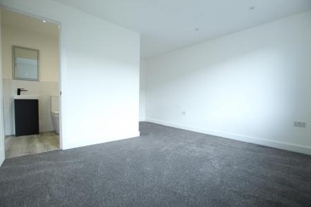 2 bedroom Apartment to let in King Street, Morley, LS27