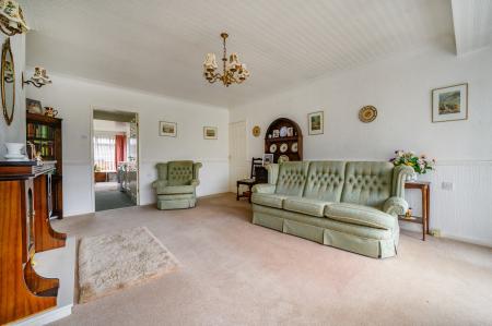 2 bedroom Semi-detached bungalow for sale in Croft House Grove, Leeds, LS27