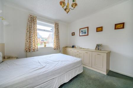 2 bedroom Semi-detached bungalow for sale in Croft House Grove, Leeds, LS27