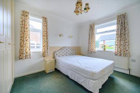 2 bedroom Semi-detached bungalow for sale in Croft House Grove, Leeds, LS27