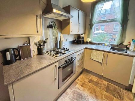 2 bedroom Terraced House for sale in Longroyd Street, Beeston, Leeds, LS11