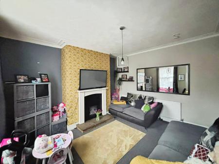 2 bedroom Terraced House for sale in Longroyd Street, Beeston, Leeds, LS11