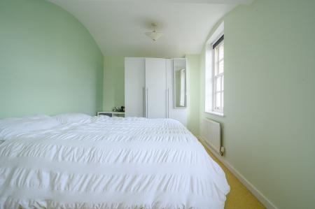 1 bedroom Flat to let in Parklands Manor, Wakefield, WF1