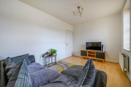 1 bedroom Flat to let in Parklands Manor, Wakefield, WF1