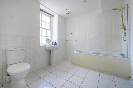 1 bedroom Flat to let in Parklands Manor, Wakefield, WF1