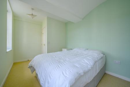 1 bedroom Flat to let in Parklands Manor, Wakefield, WF1