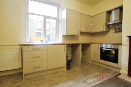 2 bedroom Terraced House to let in Union Road, Liversedge, WF15