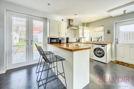 3 bedroom Semi-detached house for sale in Harthill, Leeds, LS27