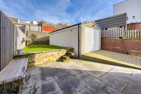 3 bedroom Semi-detached house for sale in Harthill, Leeds, LS27